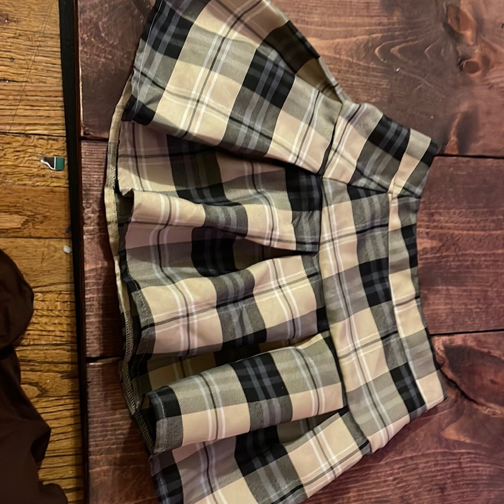 It’s a medium school girl skirt